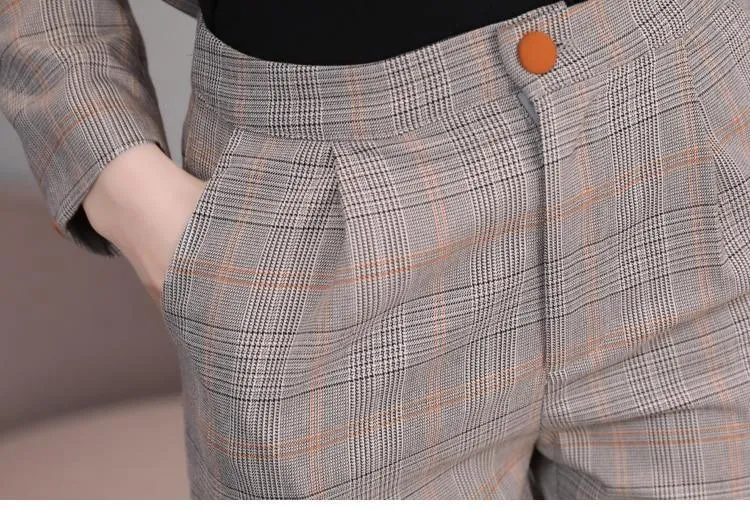 Plaid Slim Fit Women's Suit - Capri Pants